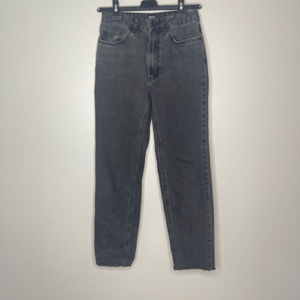 BDG Urban Outfitters Black High Rise Mushroom Embroidered Size 24 - Picture 2 of 7